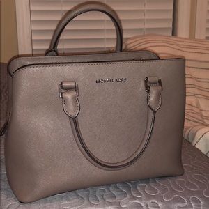 Michael Kors Savannah medium crossbody purse